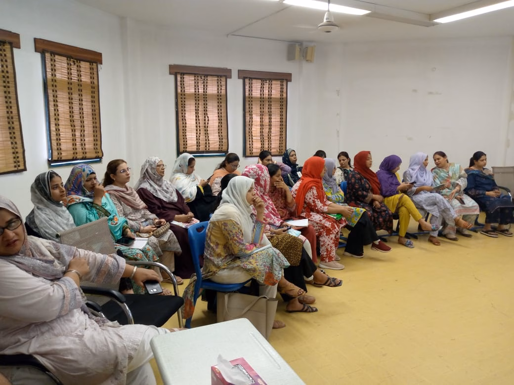 Bookmark organised a teachers’ training program today at Karachi Public School, Safavi Campus.